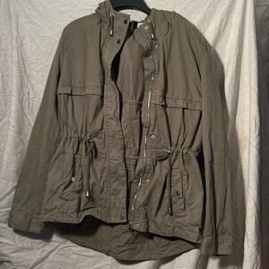 Size 8 green spring jacket zip up w hood waist can be adjusted